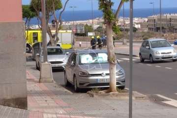 Incendio de un contenedor en la rambla de Pedro Lezcano (Foto TA)